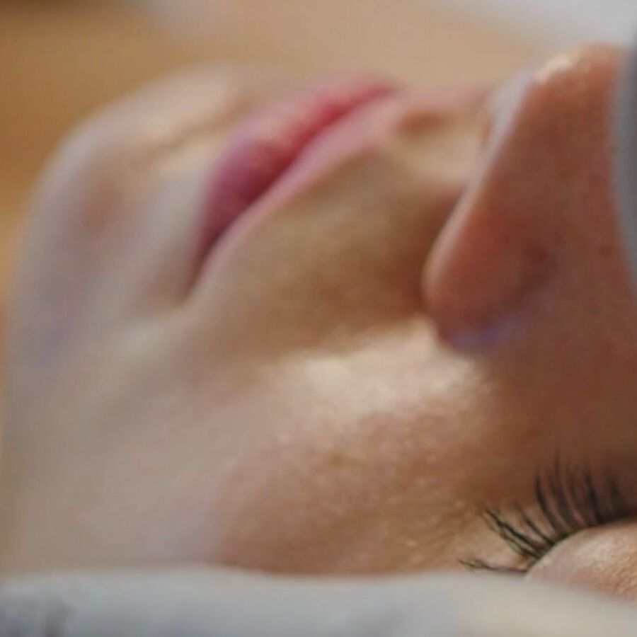 IN FOCUS | Why You Need To Try EverySkin's iS Clinical Advanced Facial